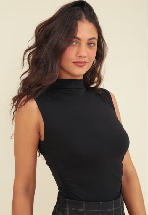 BLUSA GOLA ALTA FRANZIDO LATERAL
