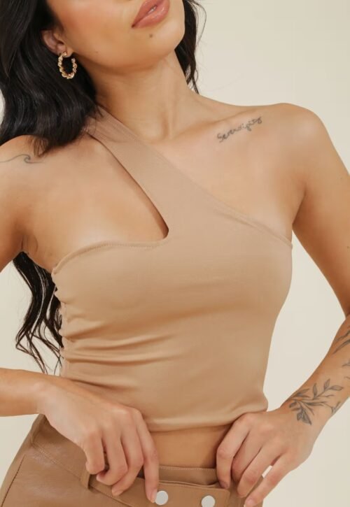 CROPPED MALHA REGATA UM OMBRO SÓ DECOTE ASSIMÉTRICO